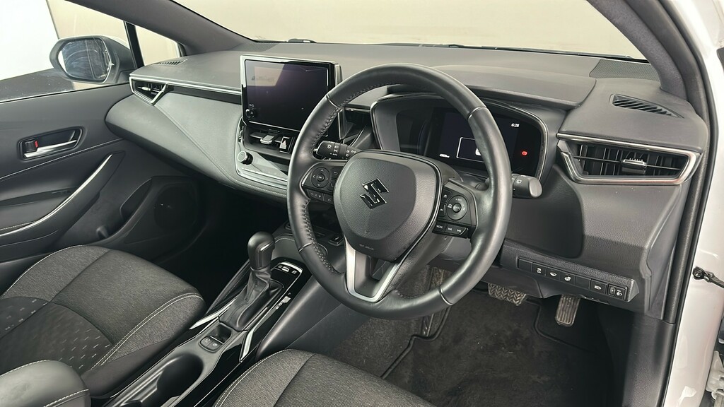 Suzuki Swace Motion Hev Cvt 1.8 Silver #31