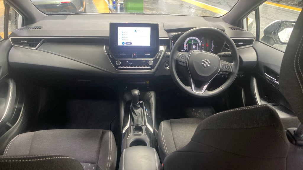 Suzuki Swace 1.8 Hybrid Ultra Cvt White #6