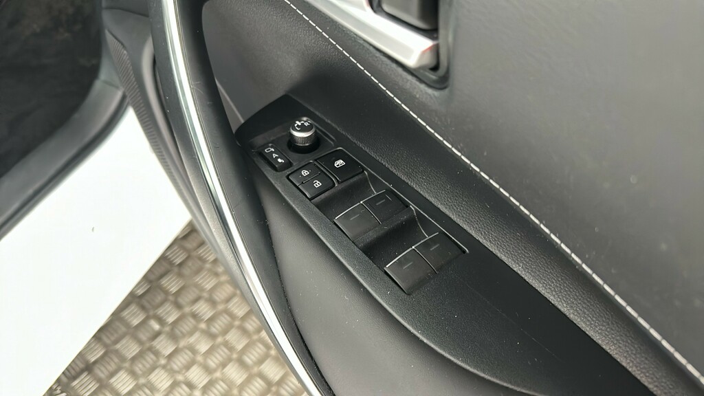 Suzuki Swace Motion Hev Cvt 1.8 Silver #32