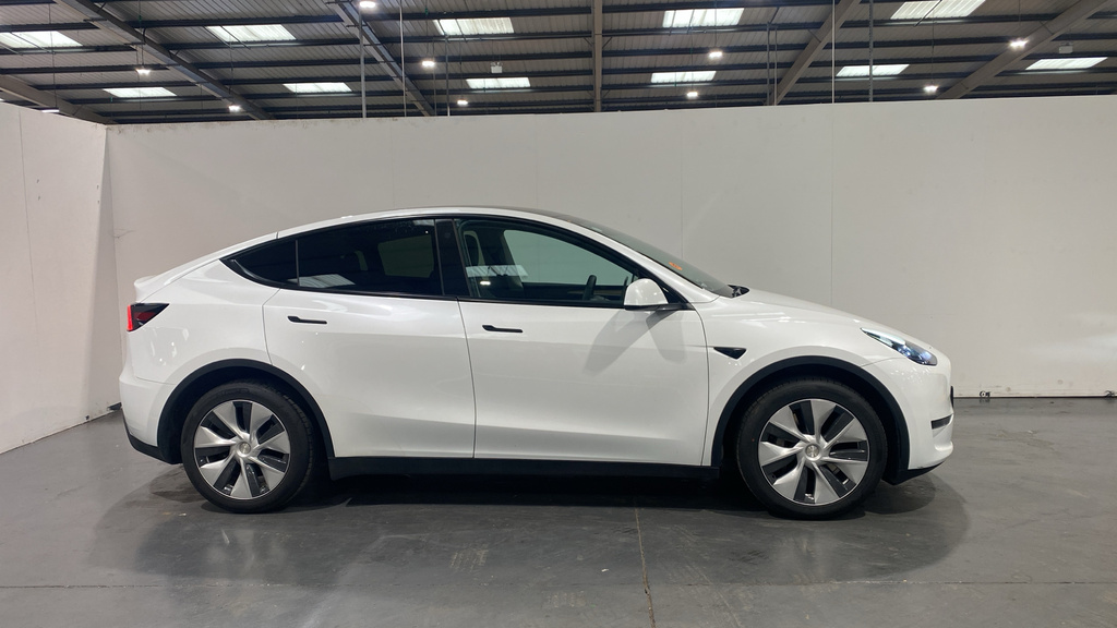 Tesla Model Y Long Range Awd White #2