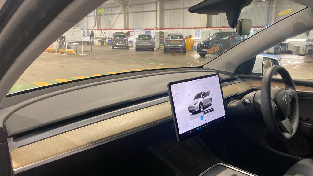 Tesla Model Y Long Range Awd White #6