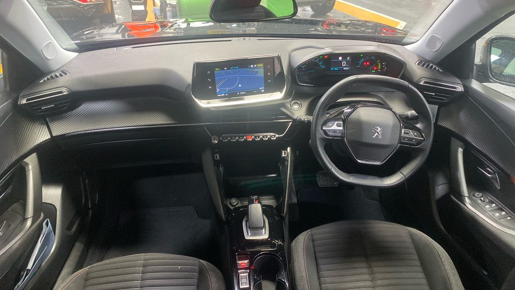 Peugeot e-2008 100Kw Active Premium 50Kwh Black #4