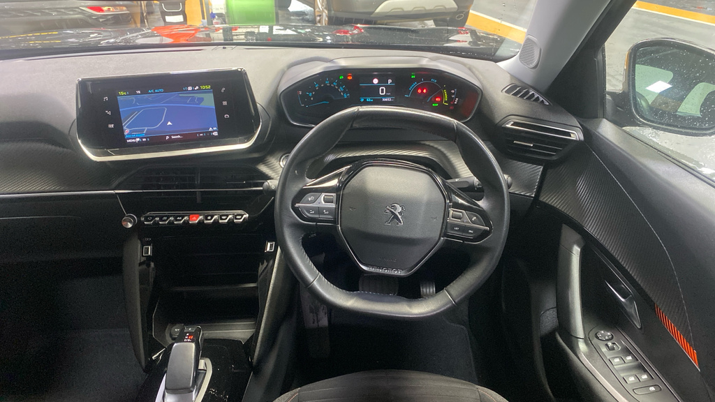 Peugeot e-2008 100Kw Active Premium 50Kwh Black #5
