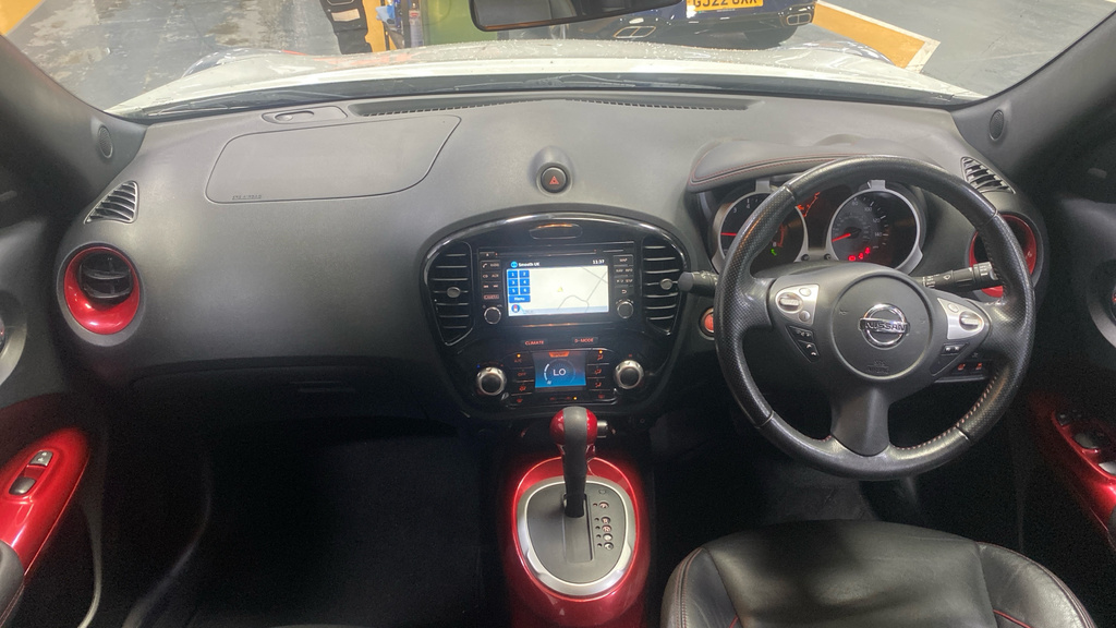 Nissan Juke N-connecta Dci Black #4