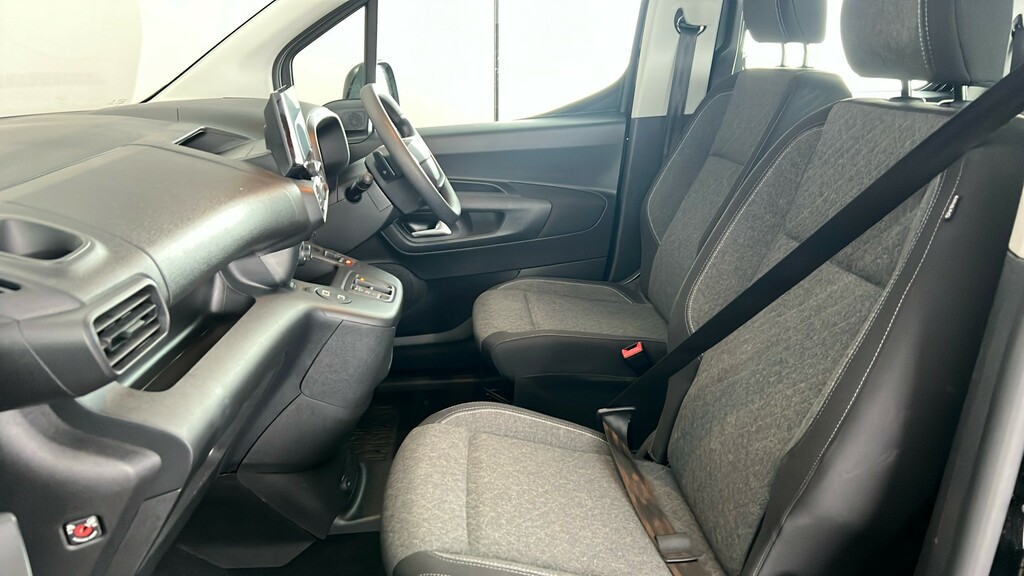 Vauxhall Combo-e Life 52Kwh Ultimate 7.4Kw Charger Blue #17