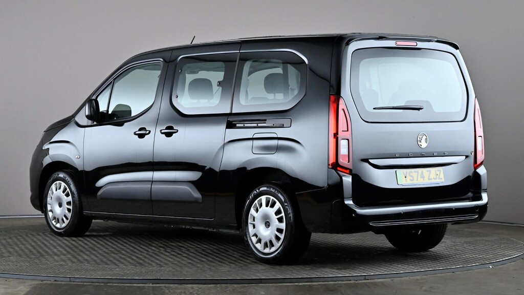 Vauxhall Combo-e Life 100Kw Design XL 52Kwh 7 Seat Black #4