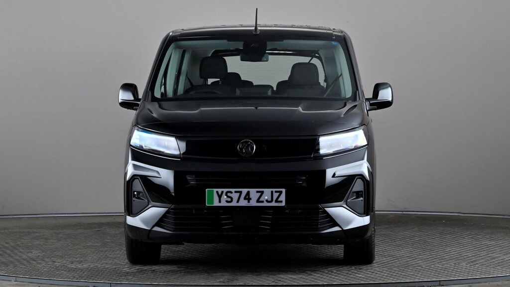 Vauxhall Combo-e Life 100Kw Design XL 52Kwh 7 Seat Black #2