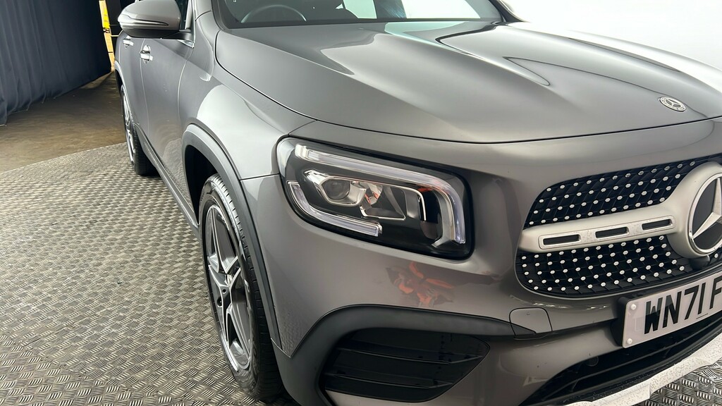 Mercedes-Benz GLB Class Glb 200 Amg Line Premium Red #20
