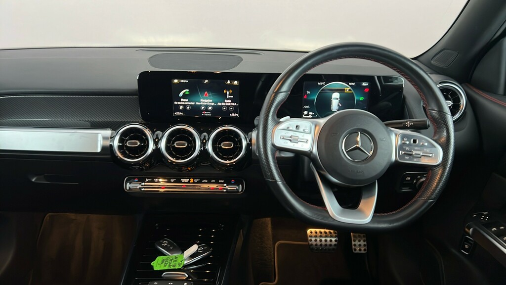 Mercedes-Benz GLB Class Glb 200 Amg Line Premium Red #14
