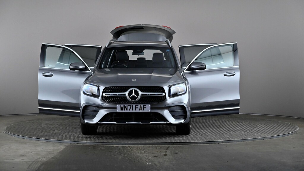 Mercedes-Benz GLB Class Glb 200 Amg Line Premium Red #8