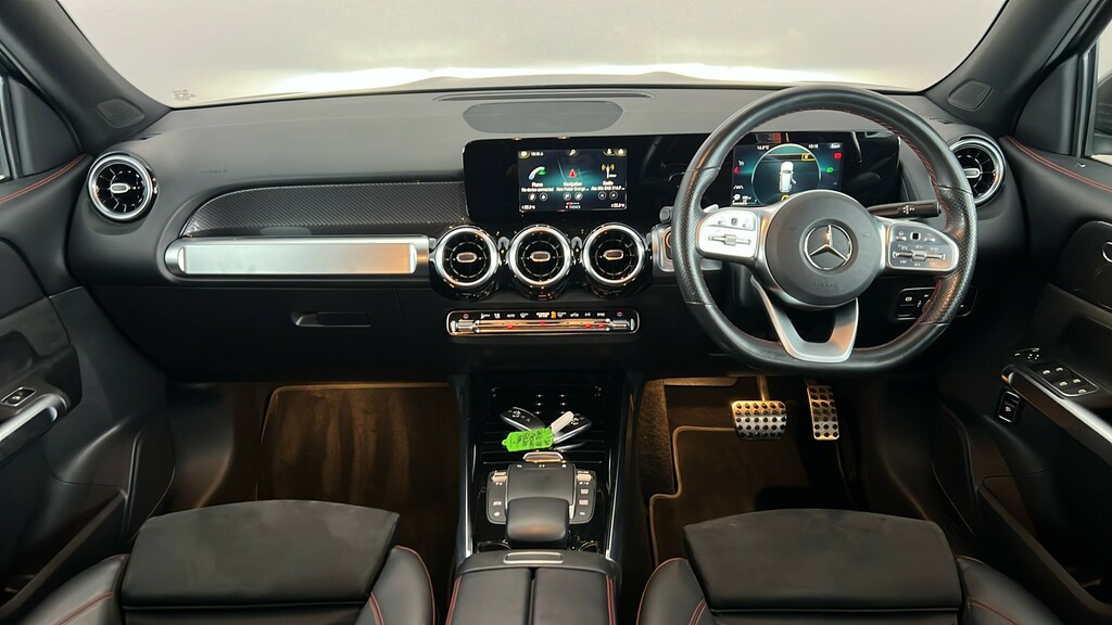 Mercedes-Benz GLB Class Glb 200 Amg Line Premium Red #13