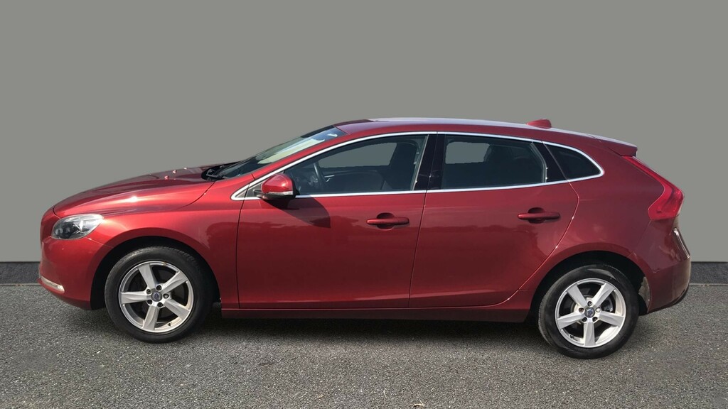 Volvo V40 T2 122 Se Red #3