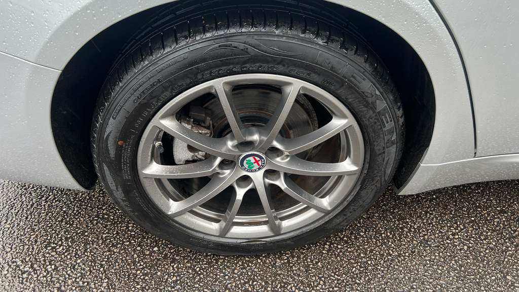 Alfa Romeo Giulia Veloce White #12