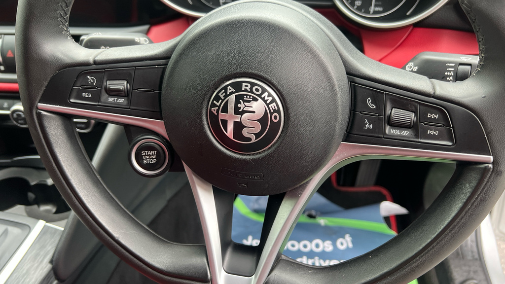 Alfa Romeo Giulia Veloce White #16