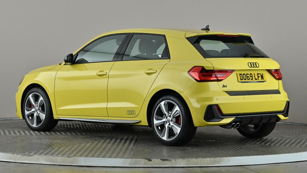 Audi A1 40 Tfsi S Line Competition S Tronic Yellow #4