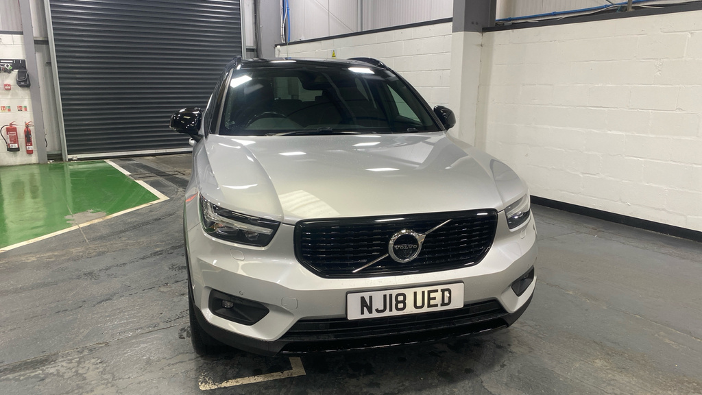 Volvo XC40 D4 Awd First Edition Black #3