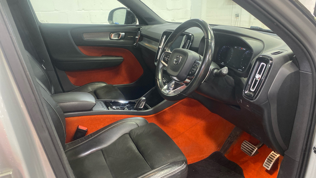 Volvo XC40 D4 Awd First Edition Black #4