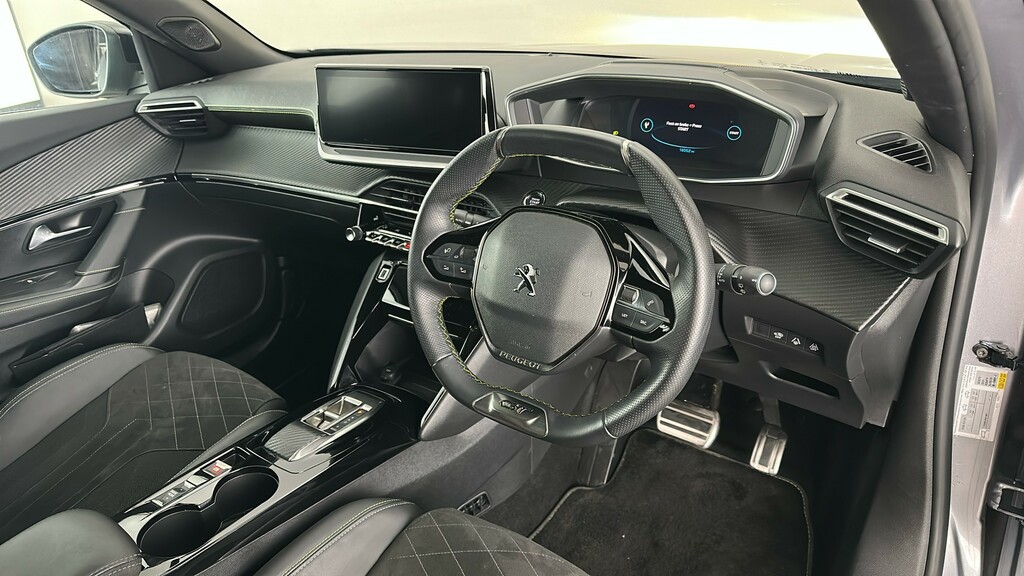 Peugeot e-2008 Active Premium White #34