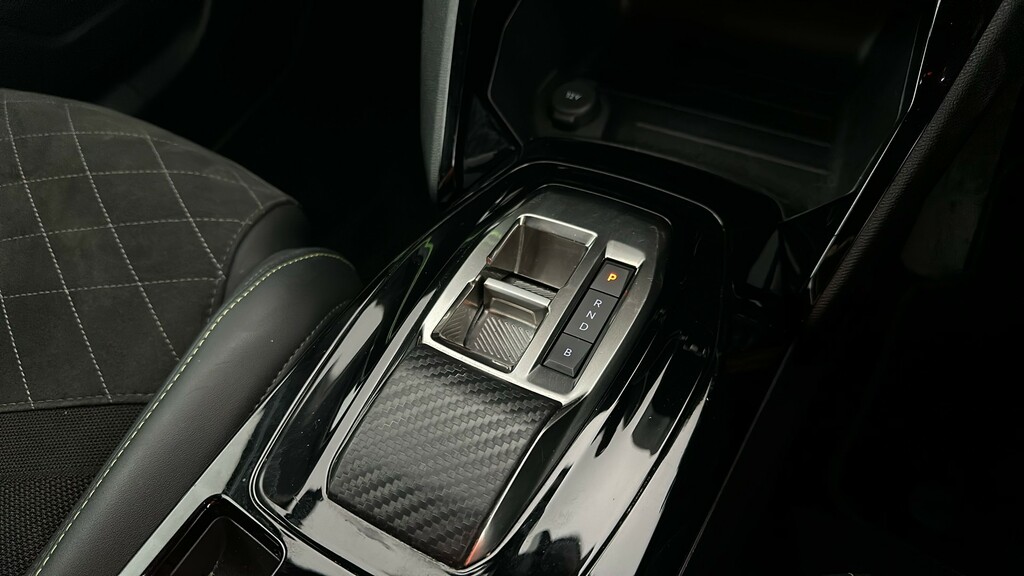 Peugeot e-2008 Active Premium White #29