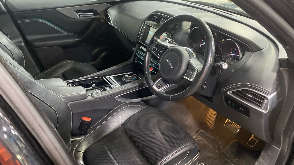 Jaguar F-Pace 3.0D V6 S Awd Black #4