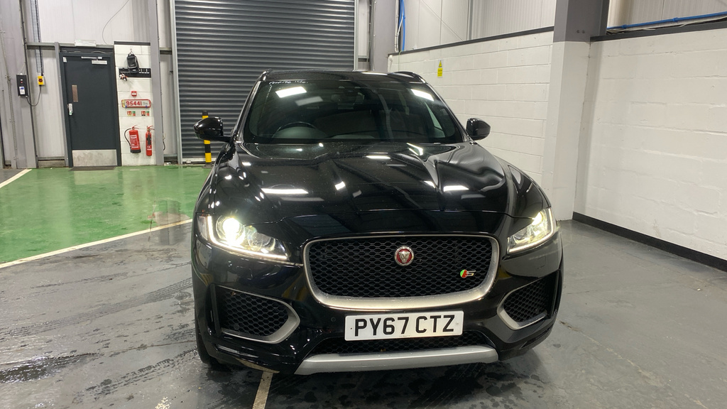 Jaguar F-Pace 3.0D V6 S Awd Black #2