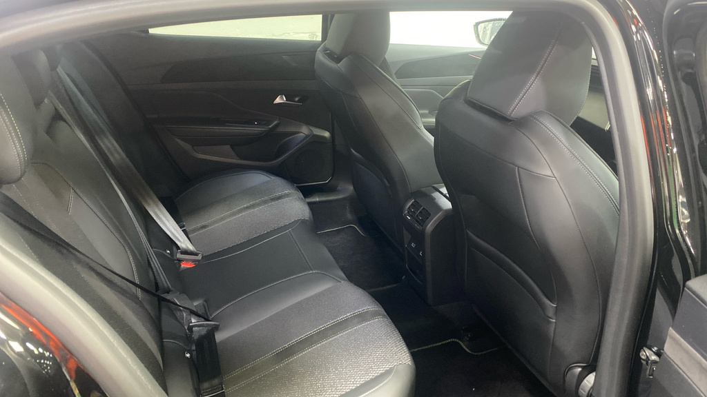 Peugeot 408 1.2 Hybrid 136 Gt E-dsc6 Black #5