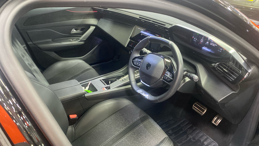 Peugeot 408 1.2 Hybrid 136 Gt E-dsc6 Black #4