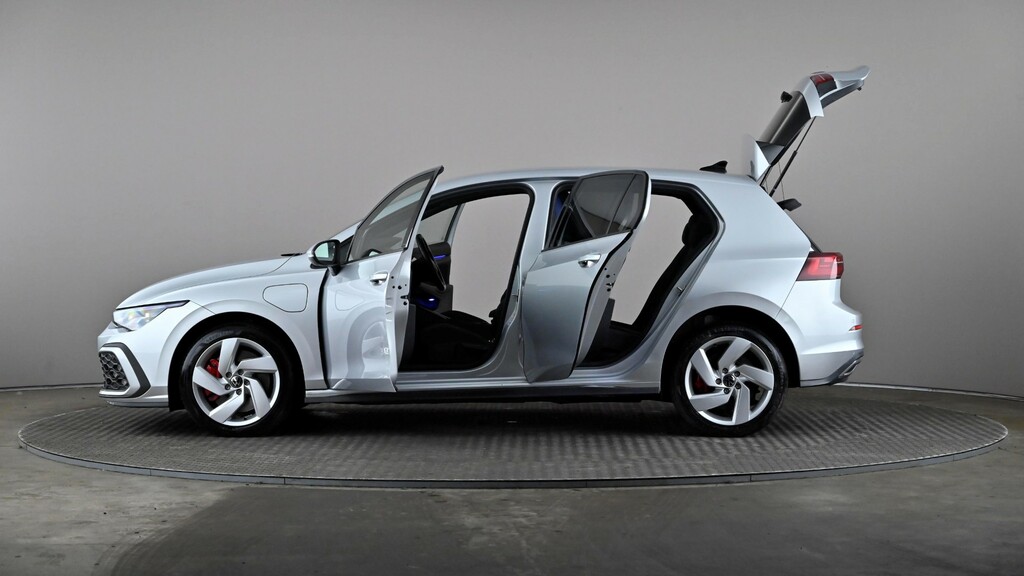 Volkswagen Golf Life Black #9