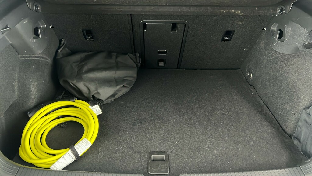 Volkswagen Golf Life Black #22