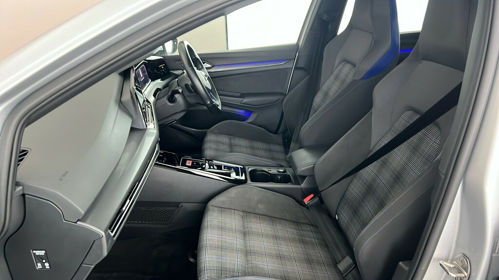 Volkswagen Golf Life Black #17