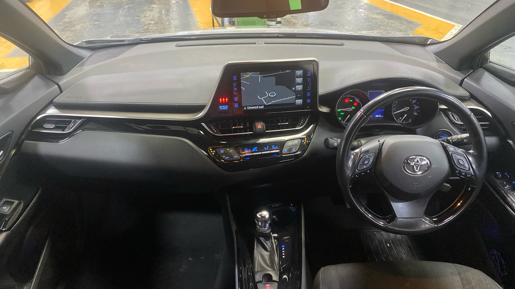 Toyota C-Hr 1.8 Hybrid Dynamic Cvt Silver #4