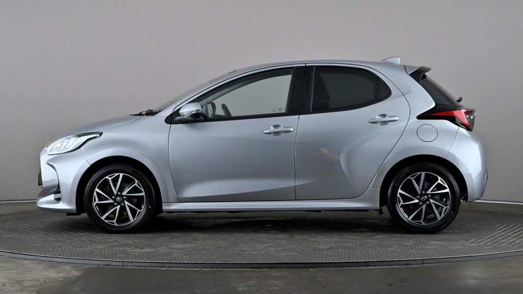 Toyota Yaris 1.5 Hybrid Design Cvt YF72PVP Silver #3