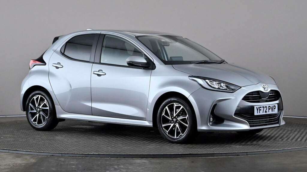 Toyota Yaris 1.5 Hybrid Design Cvt Silver