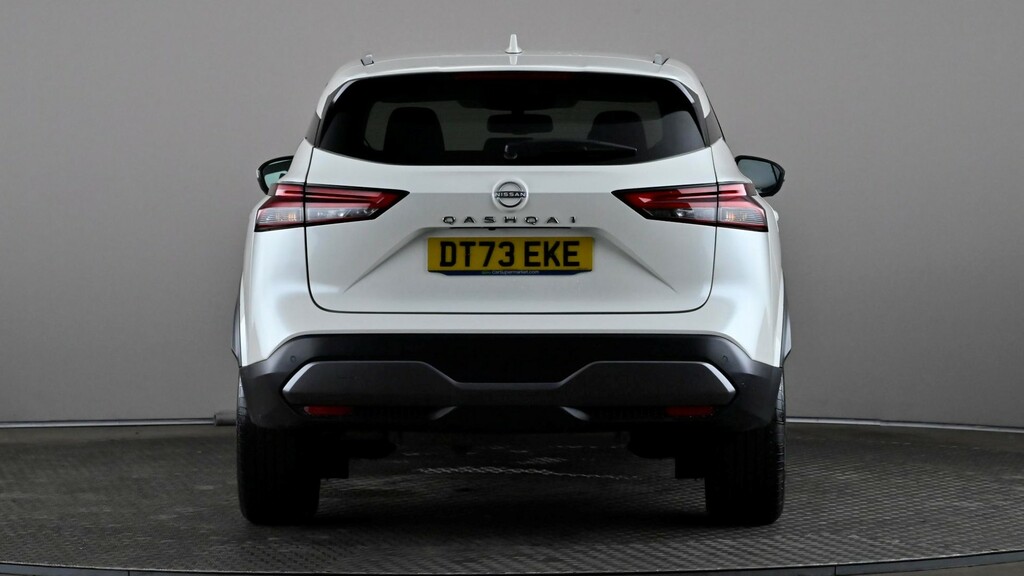 Nissan Qashqai 1.3 Dig-t Mh 158 N-connecta Xtronic White #5