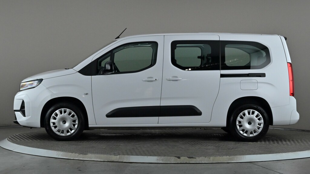Vauxhall Combo-e Life 100Kw Design XL 52Kwh 7 Seat White #3