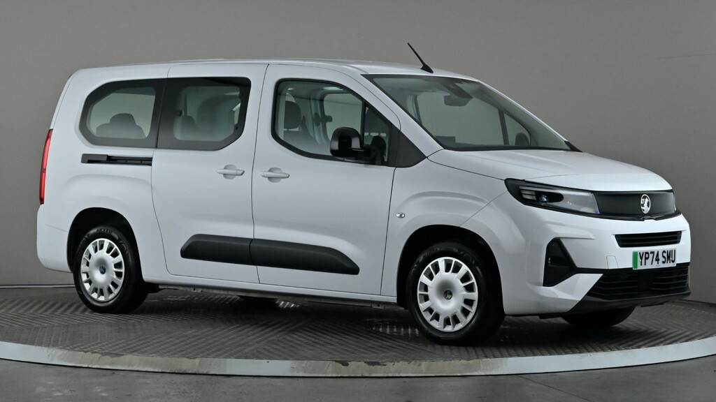 Vauxhall Combo-e Life 100Kw Design XL 52Kwh 7 Seat White