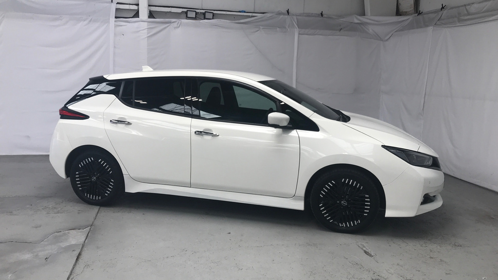 Nissan Leaf 160Kw E N-connecta 59Kwh Red #9