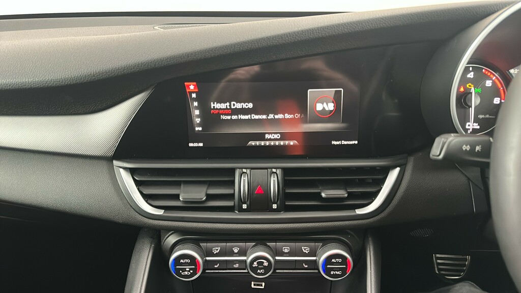 Alfa Romeo Giulia 2.0 Tb 280 Veloce Red #15