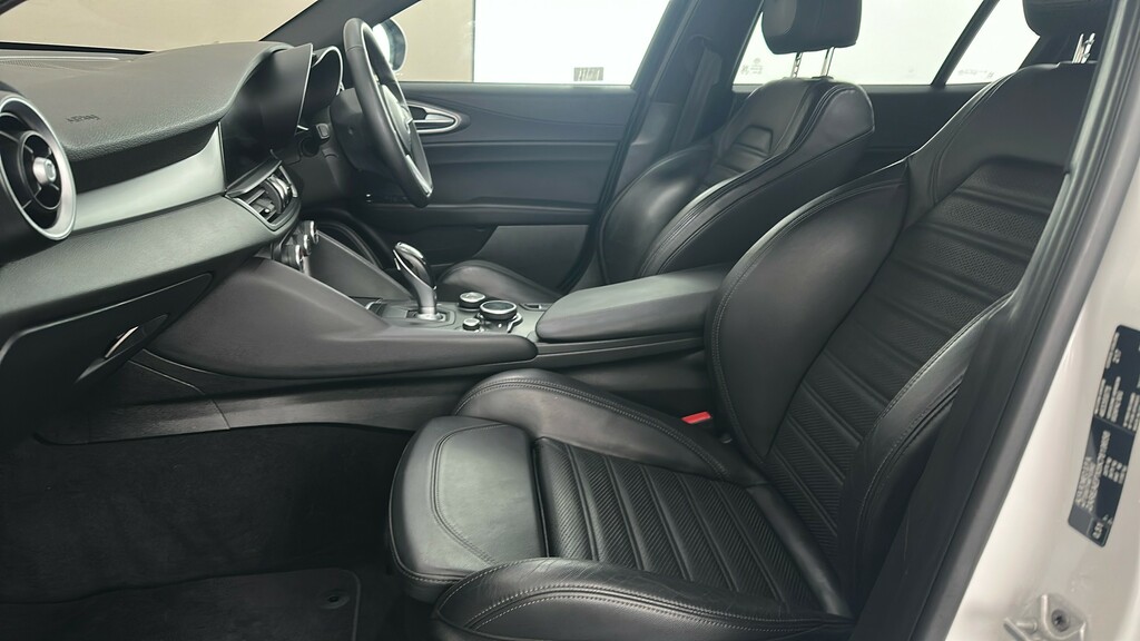 Alfa Romeo Giulia 2.0 Tb 280 Veloce Red #16