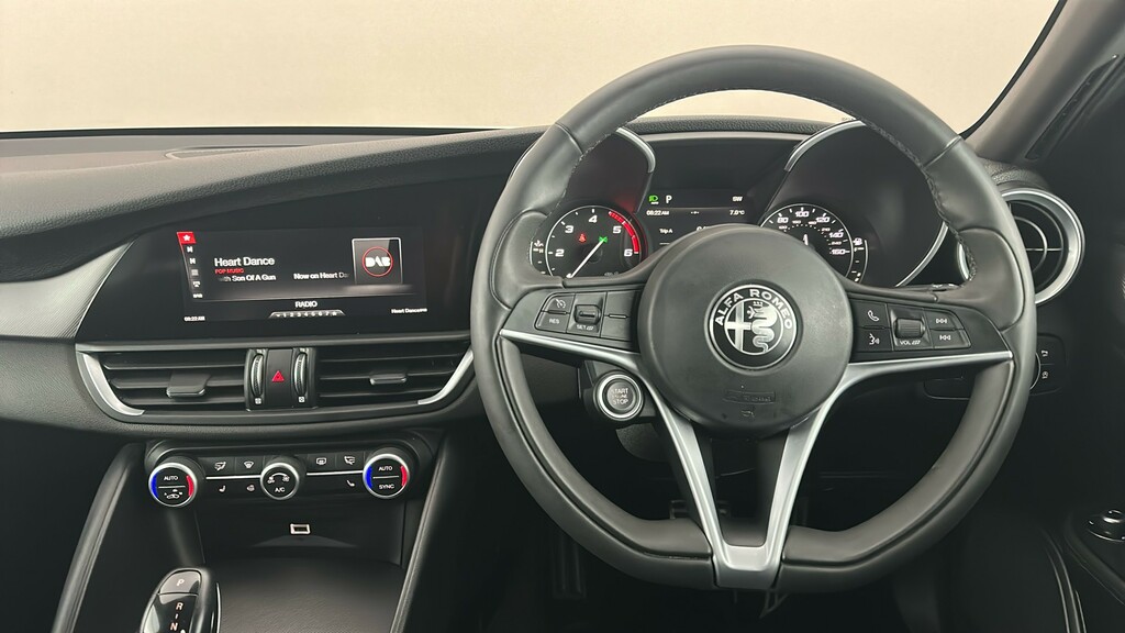 Alfa Romeo Giulia 2.0 Tb 280 Veloce Red #23