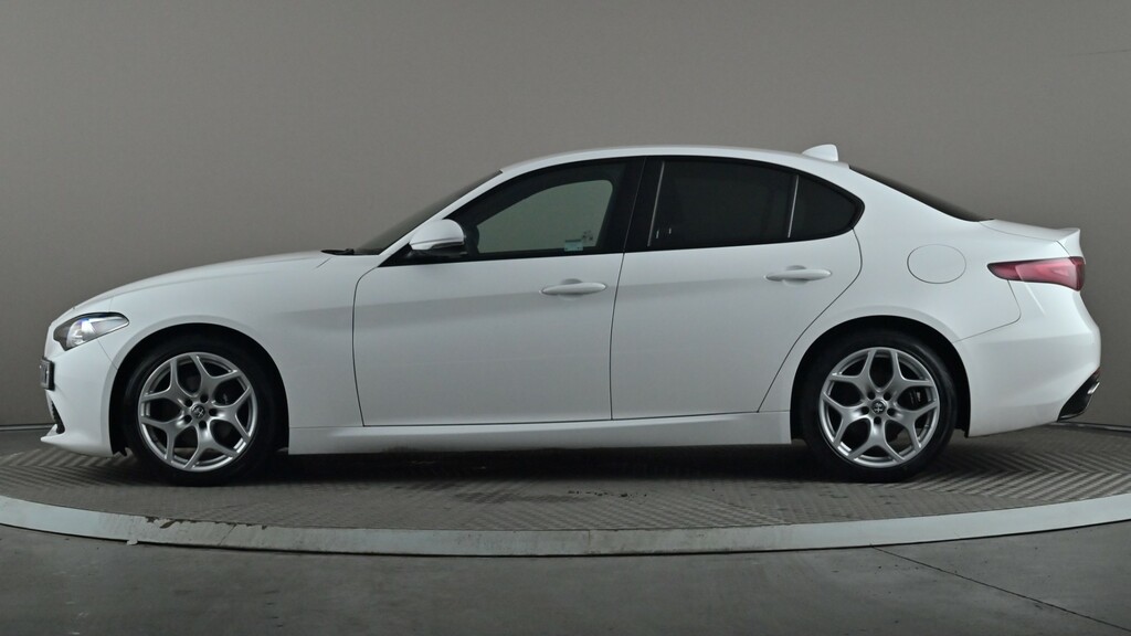 Alfa Romeo Giulia 2.2 Jtdm-2 190 Speciale White #3