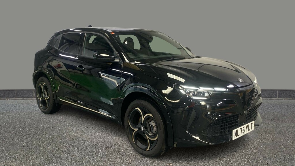 Alfa Romeo Junior 1.2 Turbo Ibrida Intensa Black