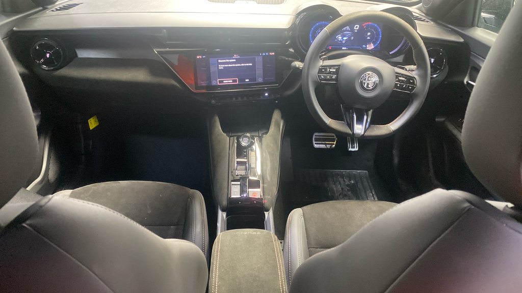 Alfa Romeo Junior 1.2 Turbo Ibrida Intensa Black #6