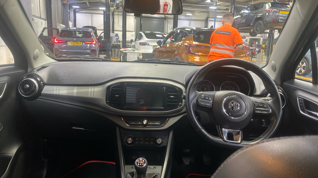 MG MG3 1.5 Vti-tech Exclusive Red #6