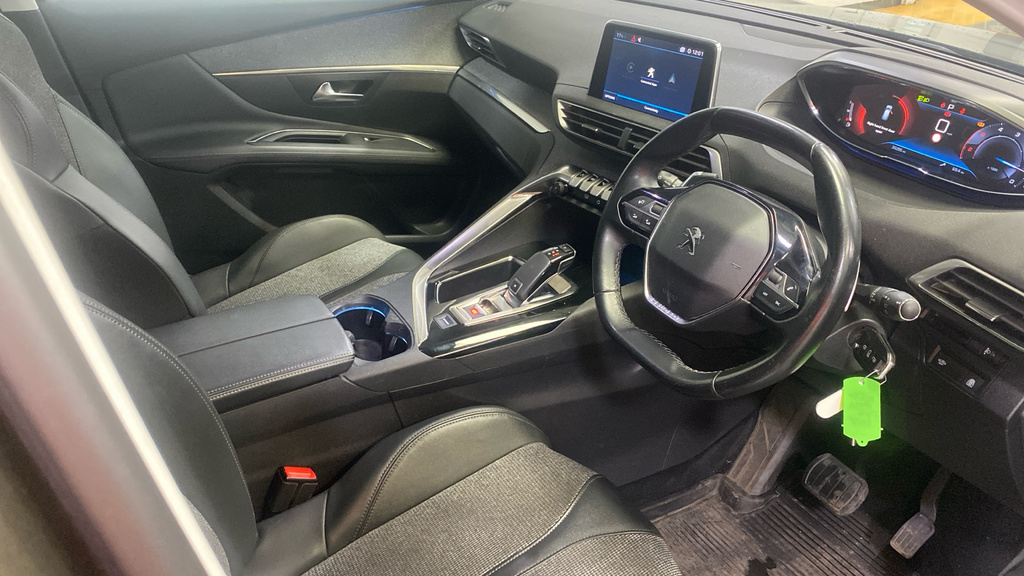 Peugeot 3008 3008 Allure Puretech Ss White #4