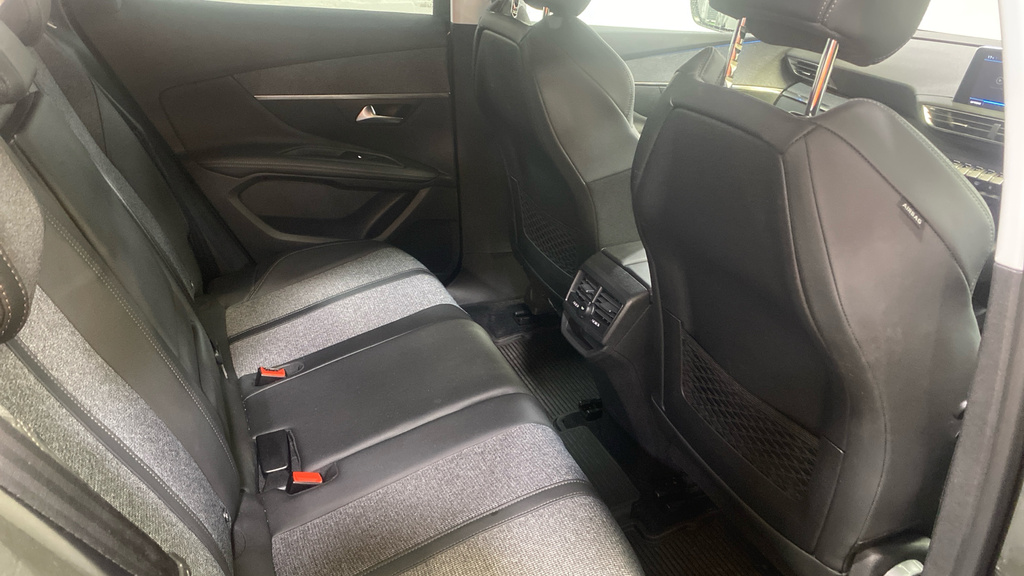 Peugeot 3008 3008 Allure Puretech Ss White #5