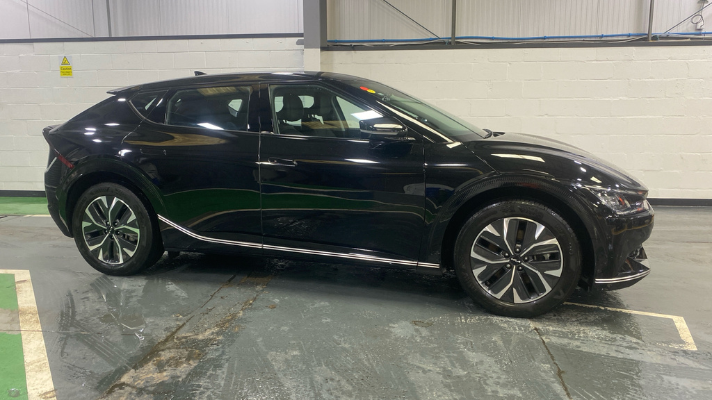 Kia EV6 166Kw Air 77.4Kwh Black #3