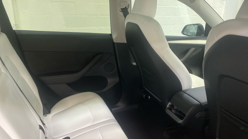Tesla Model Y Long Range Awd Black #5