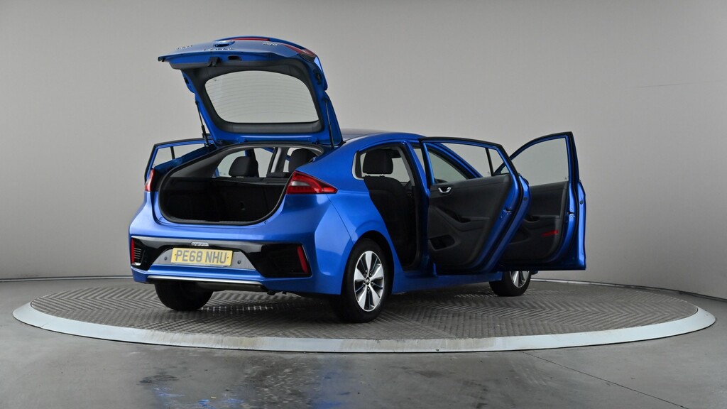 Hyundai Ioniq Premium White #12