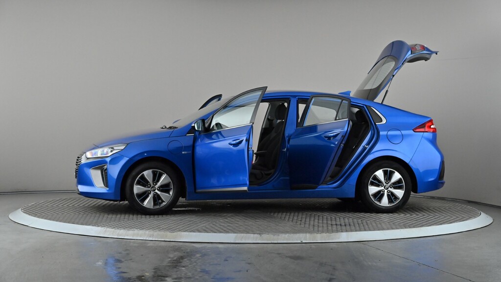 Hyundai Ioniq Premium White #9